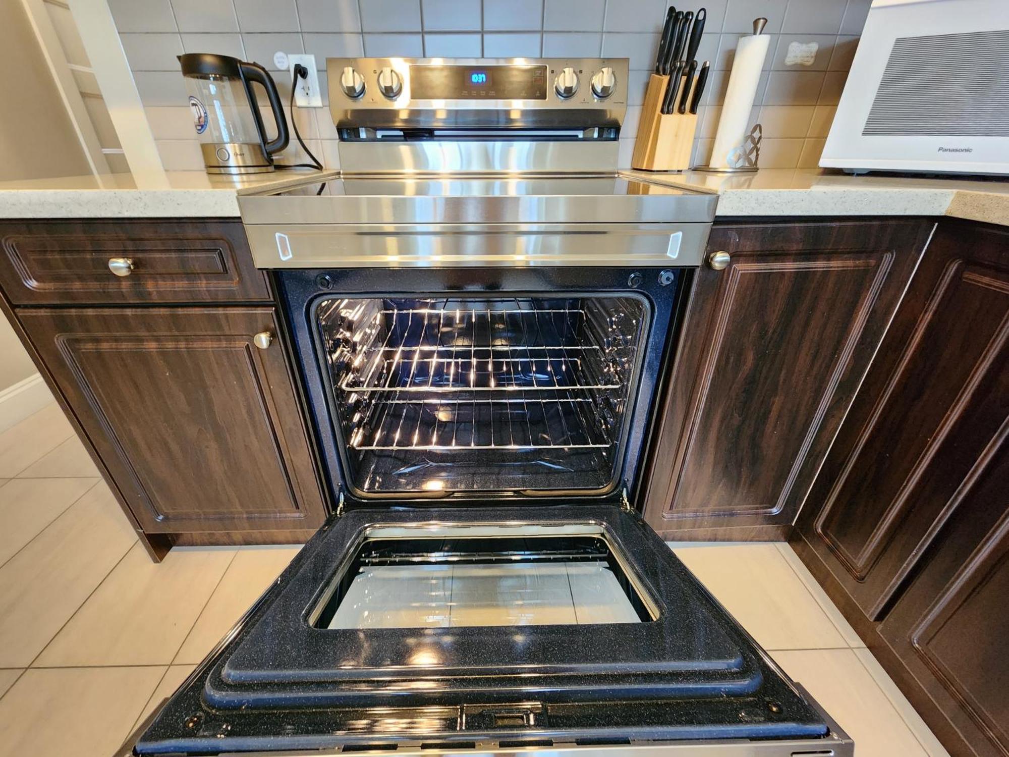 וונקובר Rare Find Exquisitely New Quiet & Safe Skytrain Home חדר תמונה
